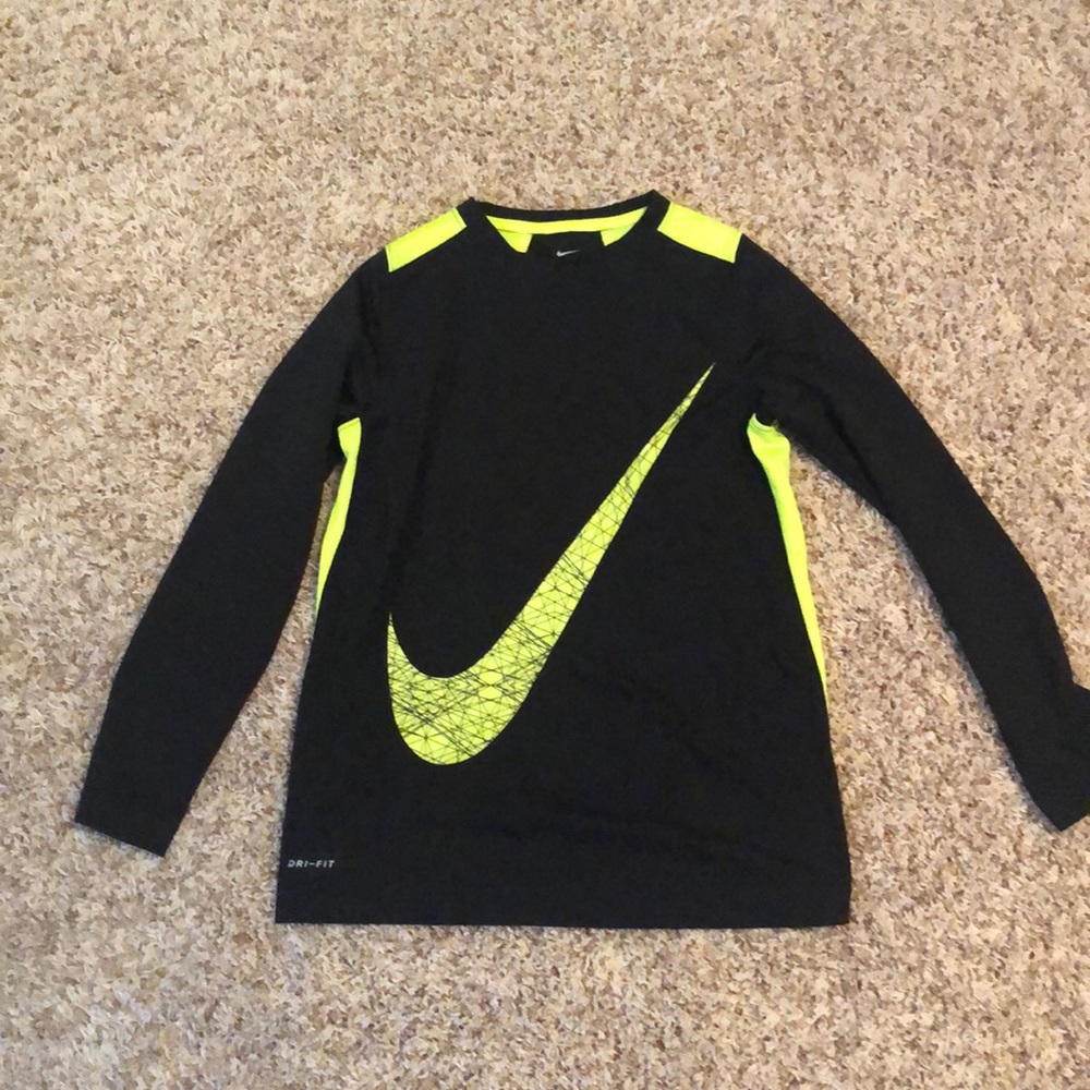 Nike boys dri fit long sleeve shirt